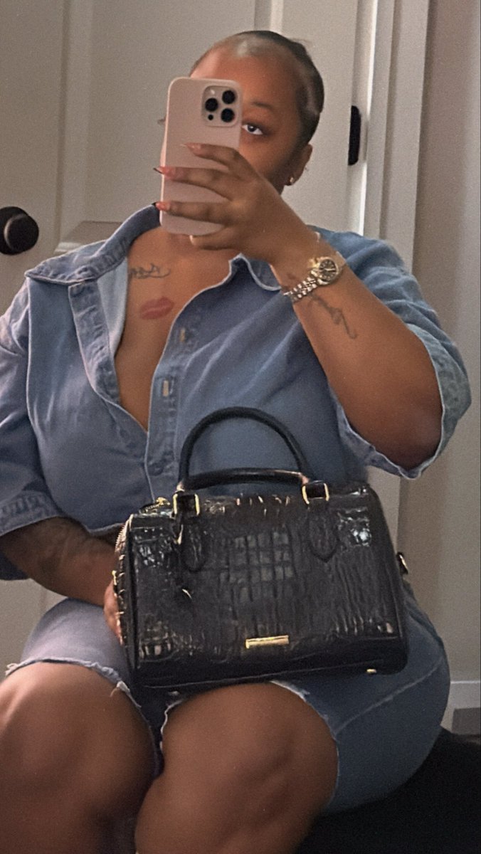 devaryiaaaaa's tweet photo. I love a Mirror. 😂😍 https://t.co/YEhBjc7Lf3