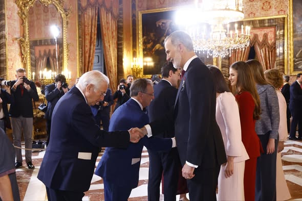 ondaceromelilla's tweet photo. El presidente del PP local, Juan José Imbroda, ha reclamado la visita del Su Majestad Felipe VI y Pedro Sánchez a la Ciudad Autónoma tras la crisis migratoria vivida el pasado fin de semana.

https://t.co/x0VsCuBnDS https://t.co/DtbTQK7UYx