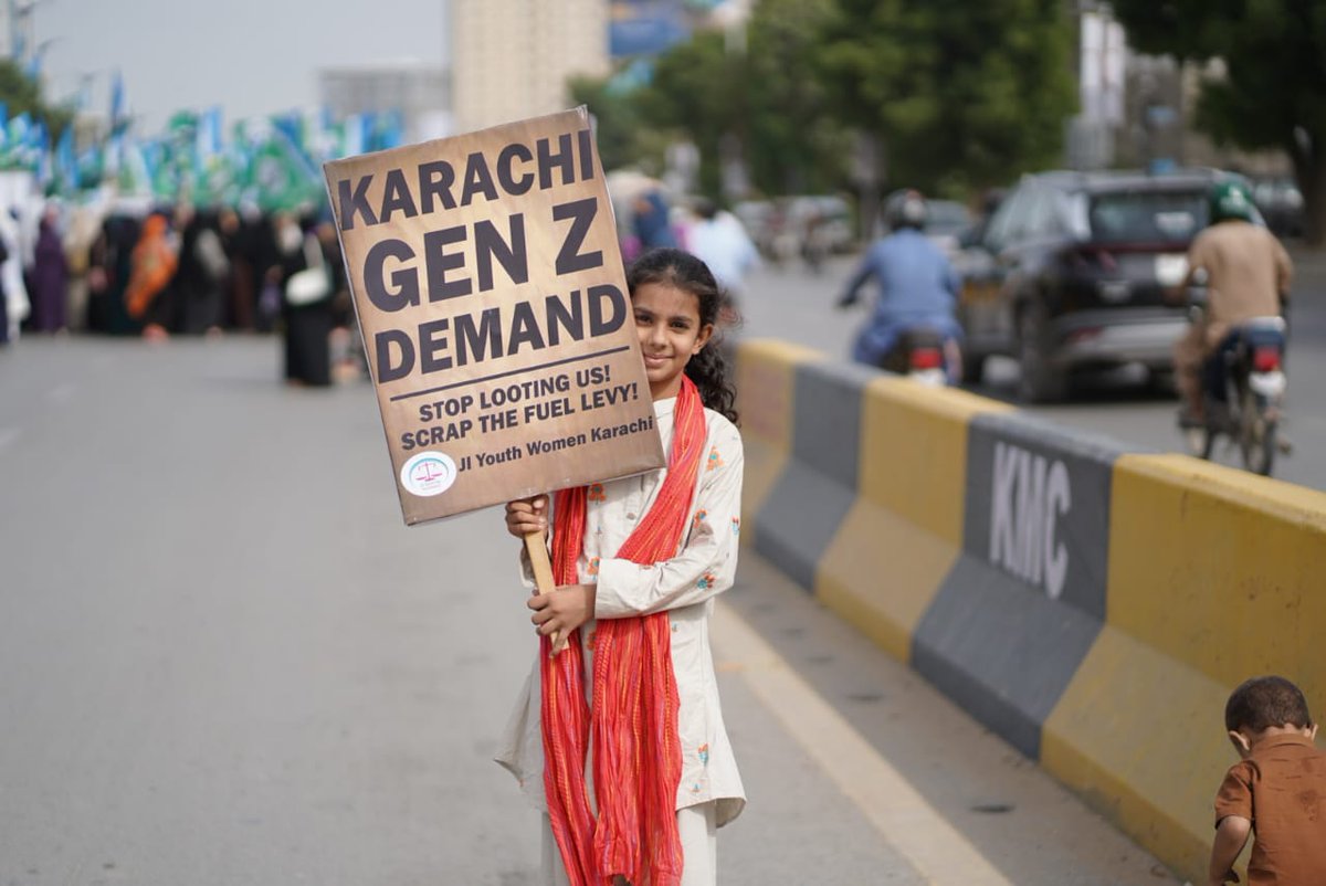 _21jul's tweet photo. #JIWomenAgainstPetrolLevy
Bhatta Levy NaManzoor https://t.co/EcxxfyVAB3