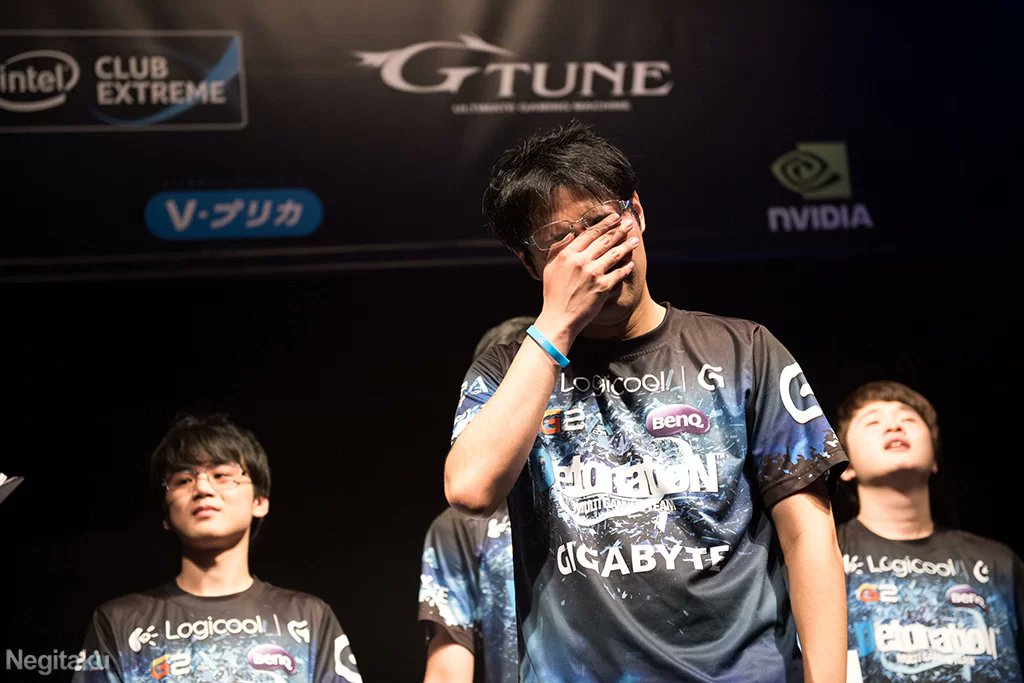 YossyFPS's tweet photo. 梅崎さんの件、いまだに信じられません

選手とチームのために死力を尽くし、ステージ上で男泣きしたシーンが最も印象に残っています

日本で最も情熱あふれるeスポーツチーム代表だと思います

https://t.co/2F4W7wTv0X https://t.co/XeAe2OGa88