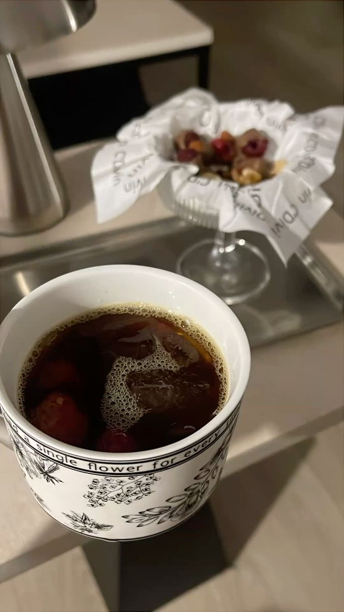 dior__11's tweet photo. رتب مزاجك بتفاصيلك الجميله 🤍 https://t.co/SSs7djoDa2