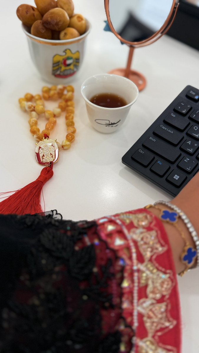 s3399a's tweet photo. أدام الله لي ،،
من يُشكّل مباهج الفرح في ملامحي و عيناي 

🌸🪽 https://t.co/s6fQjlkgqF