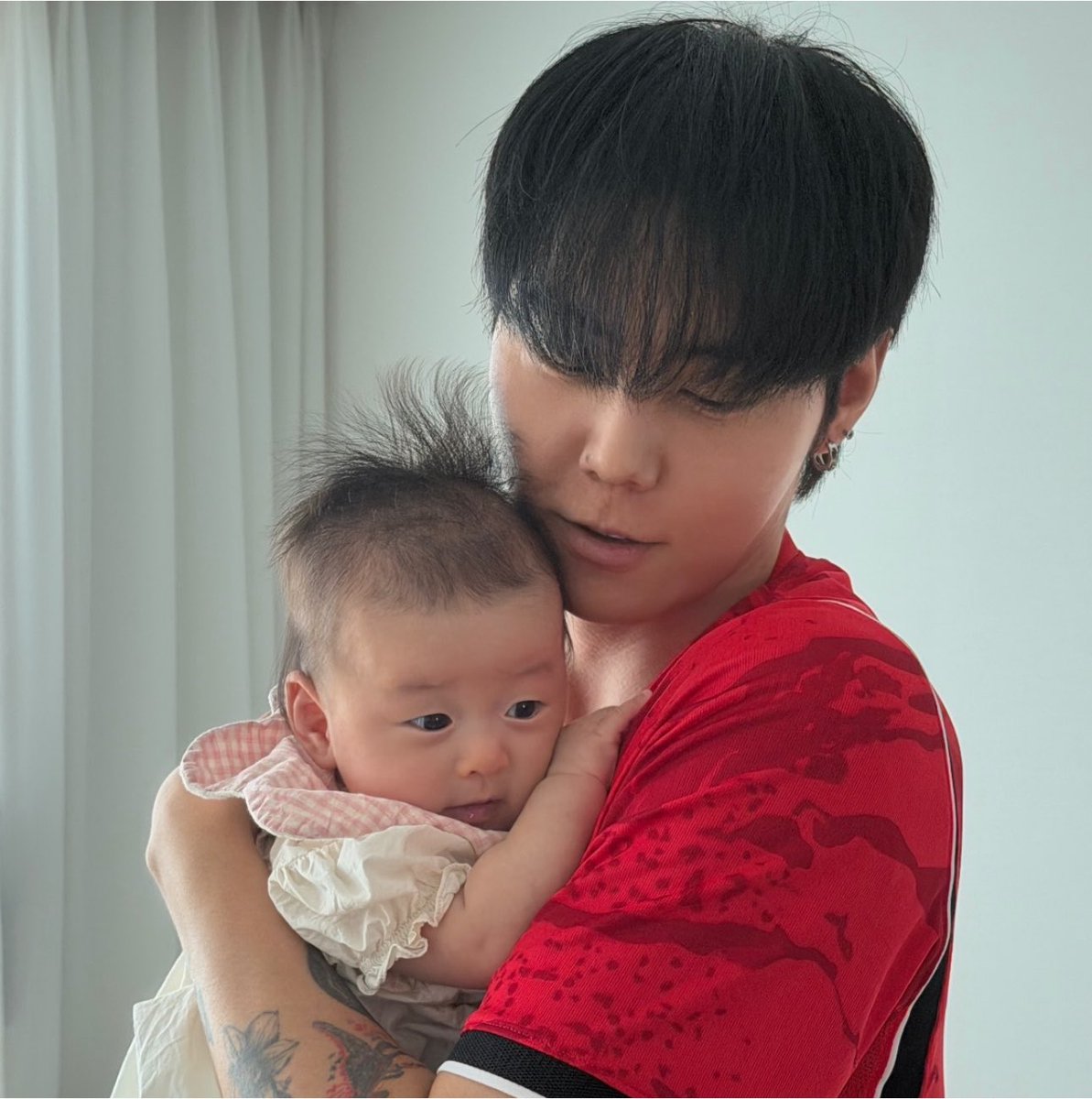 jshzcmb's tweet photo. 놀라서 턱 빠짐 ㅅ https://t.co/sX037KqwfW