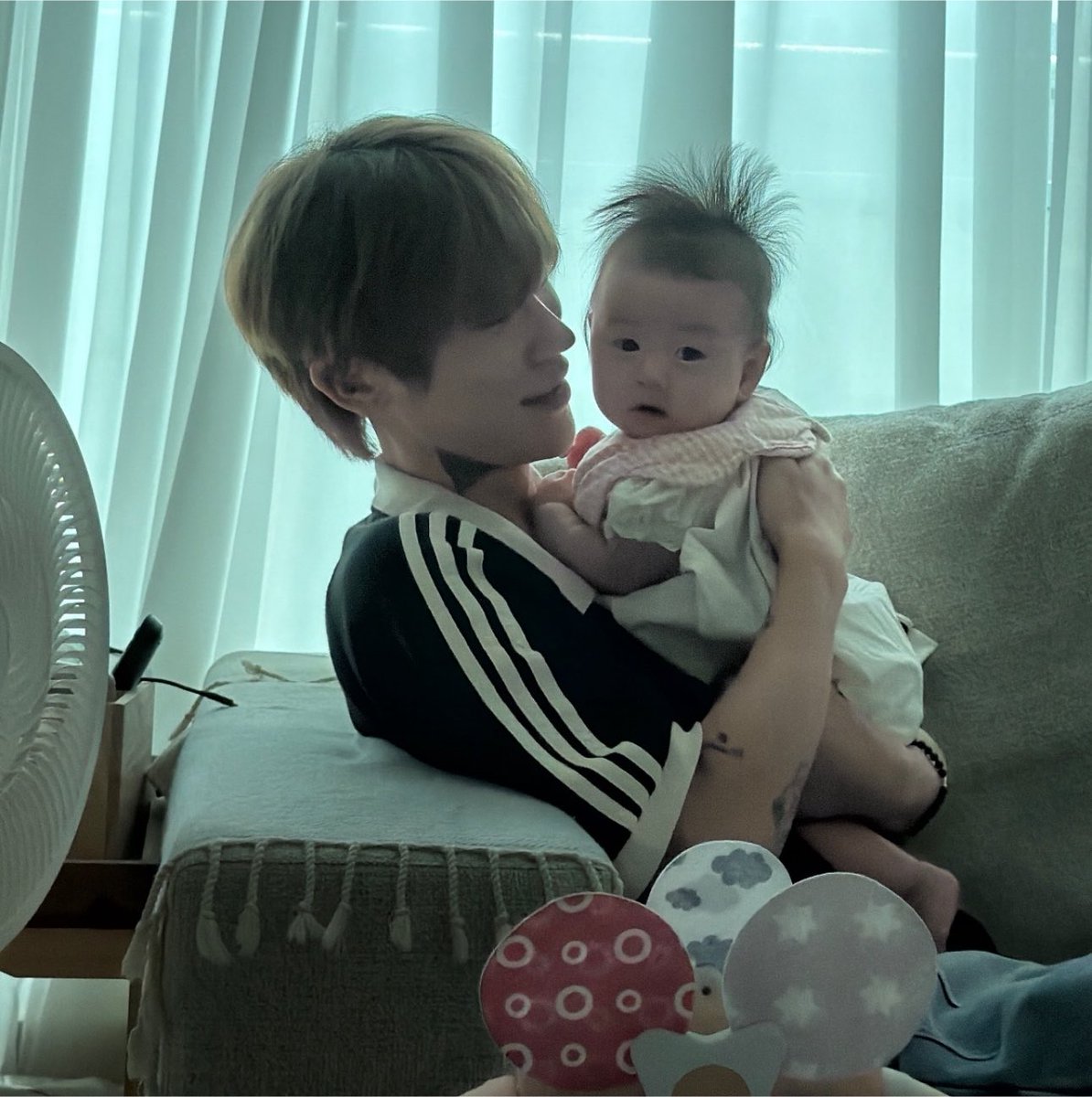 jshzcmb's tweet photo. 놀라서 턱 빠짐 ㅅ https://t.co/sX037KqwfW