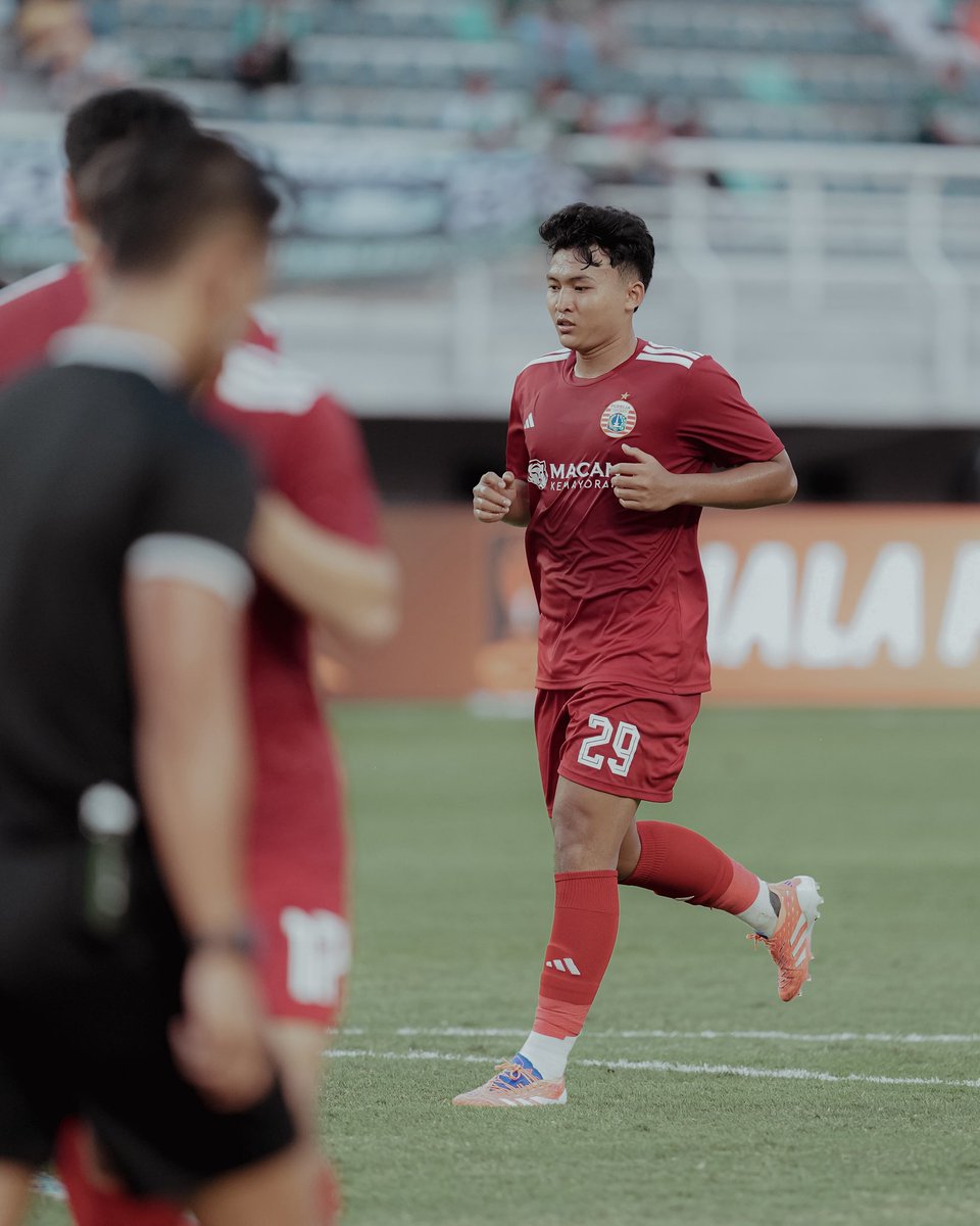 Persija_Jkt's tweet photo. Bukan sekadar menit bermain, tetapi kesempatan untuk bertumbuh. 👆🏻🔴

Laga melawan PSMS Medan menjadi ruang bagi para pemain muda Persija untuk belajar, beradaptasi, dan membuktikan bahwa mereka siap menjawab setiap kesempatan yang datang.

#EliteProAcademy #PialaPresidenElite2026 #Persija
