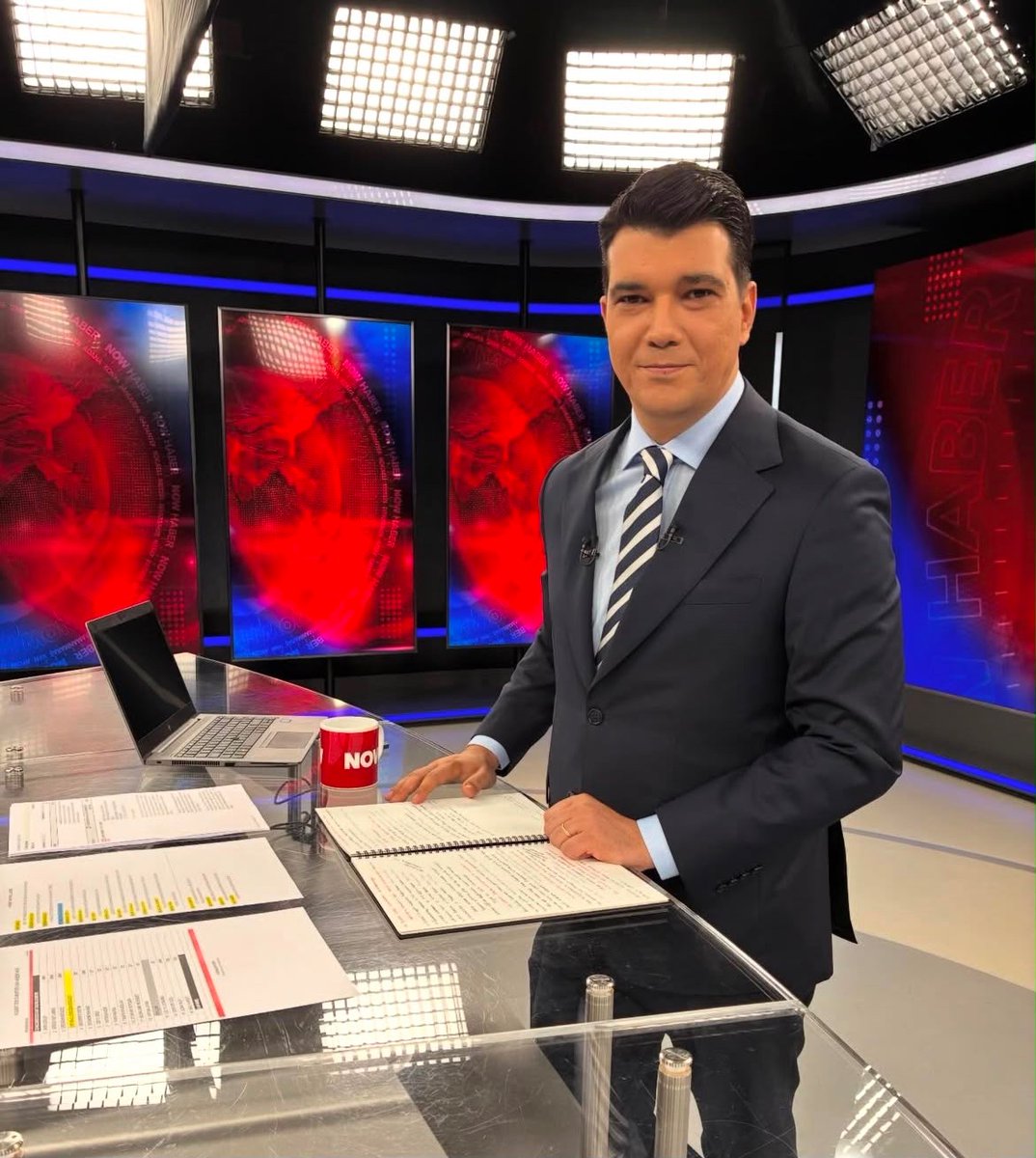 gundemio's tweet photo. 6 sezondur NOW Ana Haber'i sunan Selçuk Tepeli, görevinden ayrıldı.

▬ Görevini Ozan Gündoğdu devralacak. https://t.co/Wzxgt4l5xR