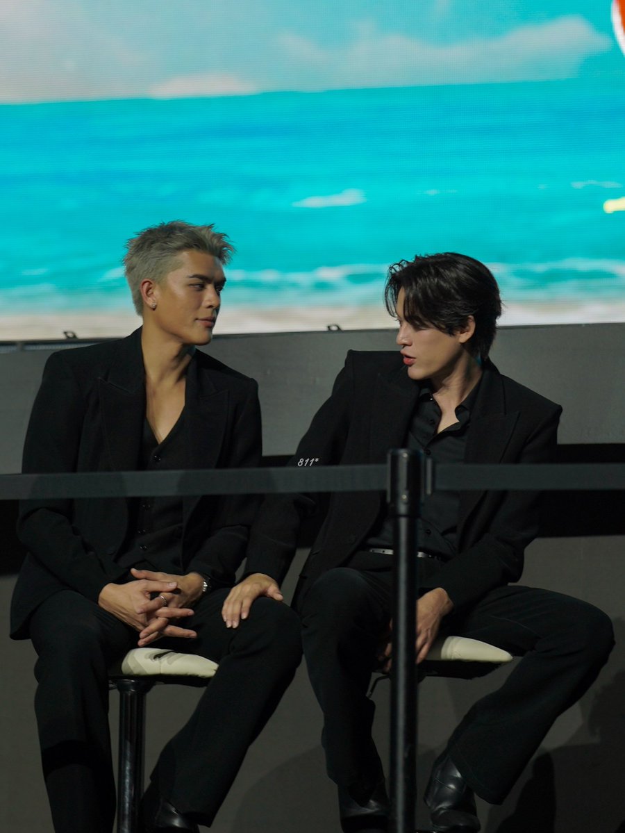 usalala7's tweet photo. 555555555555555555555555555555555 ทำไมดูแล้วขำอ่ะ 55555555555555555555555555

#JossGawinConcert #GawinCaskey #JossWayar #JossGawin https://t.co/tzR6s6SWk7