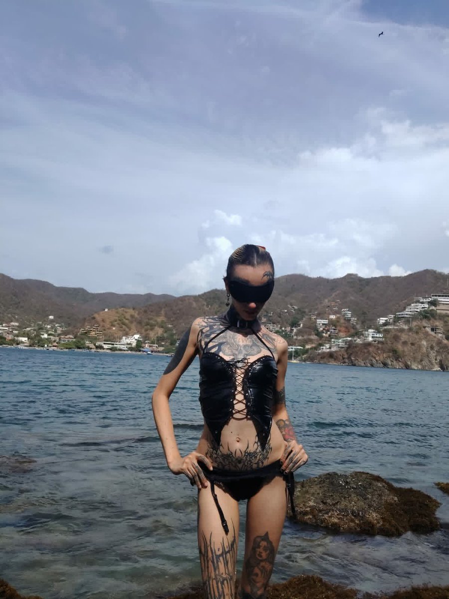 Yoemislafaurie's tweet photo. Come see me live right now @Stripchat 👉 https://t.co/wyBdBVD7O7 #stripchat #stripchatlive https://t.co/kPBCHOvPBa