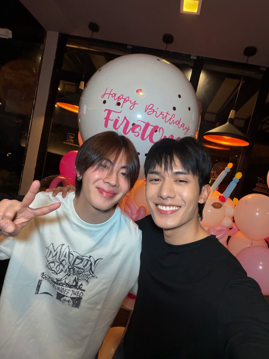 netsiraphop's tweet photo. สุขสันต์วันเกิดครับfirstoneee น้องเจตของชาญวิทย์ @firstone_wnk https://t.co/UBMVmmWuKb