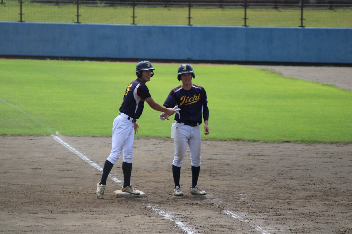 jichibaseball's tweet photo. 8月3日　東医体
vs東北大学医学部

自治医大| 0 0 3 2 1 0 0  |  6
東北医大| 3 0 0 6 0 0 x  |  9x 

本日は東医体第一戦目、東北大学医学部と対戦しました！
全員で粘り強く戦いましたが、惜しくも敗れ、初戦敗退という悔しい結果となりました。

応援してくださった皆様ありがとうございました✨ https://t.co/9EuShFDIHq