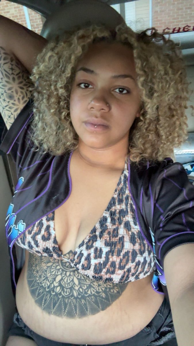 Badassgabriella's tweet photo. caught me outside looking a little too good for no reason 🤎
#nsfw #hugetitts #newcontentcreater #tattedwomen #bigtittys https://t.co/w9ewvzmL1i