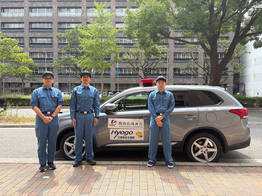 hyogokoho's tweet photo. 令和8年熊本地震の発生に伴い、
被災地において罹災証明書発行業務に従事するため
本日8/3(月)、新たに3名の県職員を派遣。

循環型シャワー・手洗いスタンドの貸与など
県市町・官民連携により支援を行います。
https://t.co/fflWhGjIhB https://t.co/JP8YfW3sdy