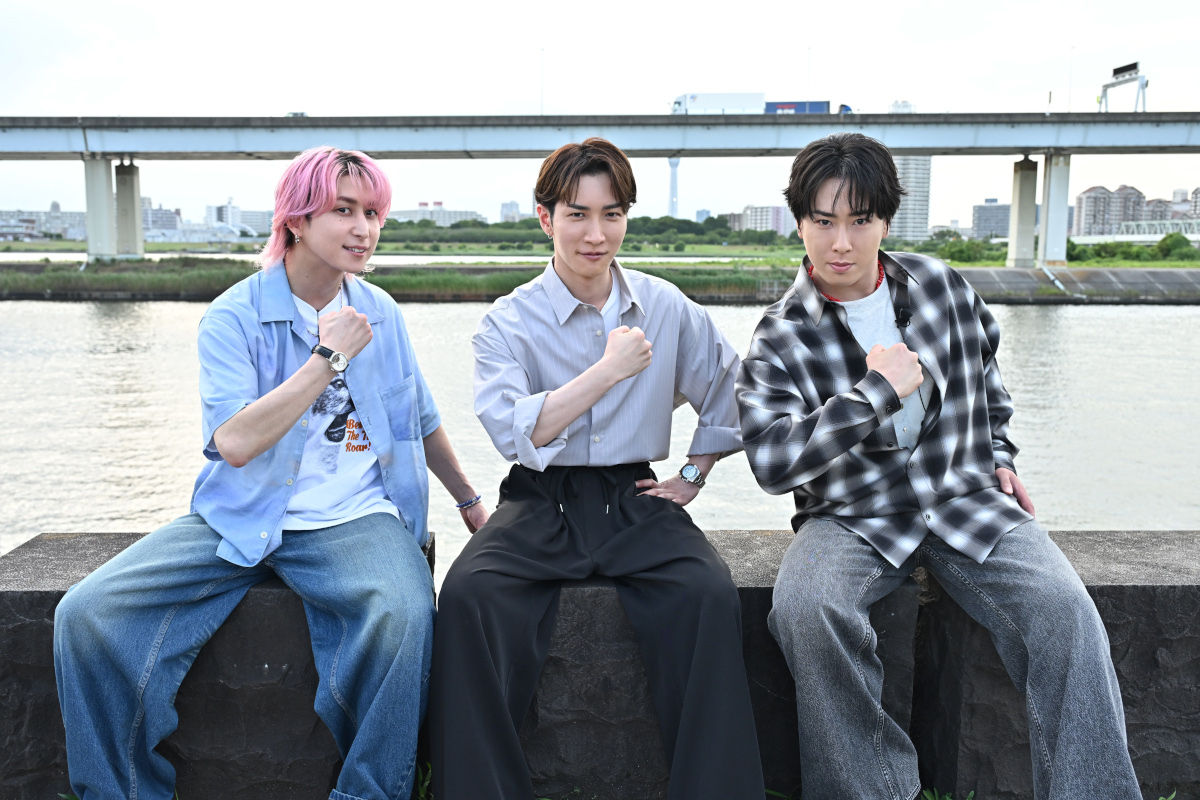oricon's tweet photo. 『Snow Man 佐久間 渡辺 宮舘の江戸川会』
第2弾、8/14(金)放送決定🩷💙❤️
⠀
佐久間大介＆渡辺翔太＆宮舘涼太
江戸川トリオがお酒片手に台本なしトーク🍺
⠀
岡田将生も”番宣なし”で再び出演志願
1回目が「とにかく楽しすぎた」🎳
3人と交流のある大物ゲストも
https://t.co/2trTfruZqx
⠀
#江戸川会 https://t.co/CszrSY6VhV