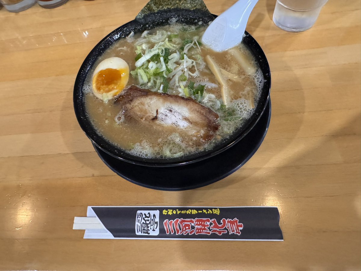 mochi3_game's tweet photo. 一生食ってる https://t.co/2fbjQqxM6P
