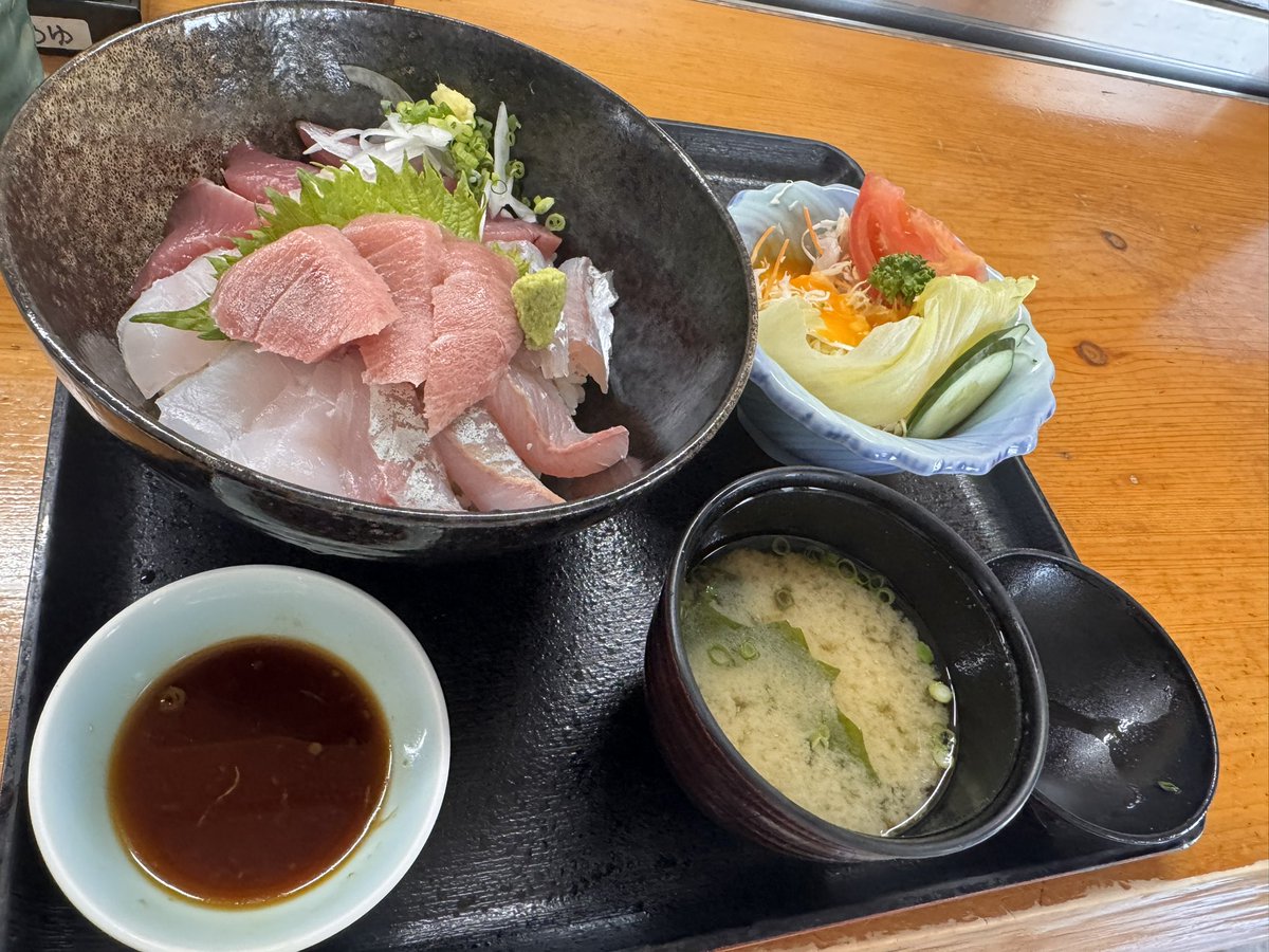 mochi3_game's tweet photo. 一生食ってる https://t.co/2fbjQqxM6P