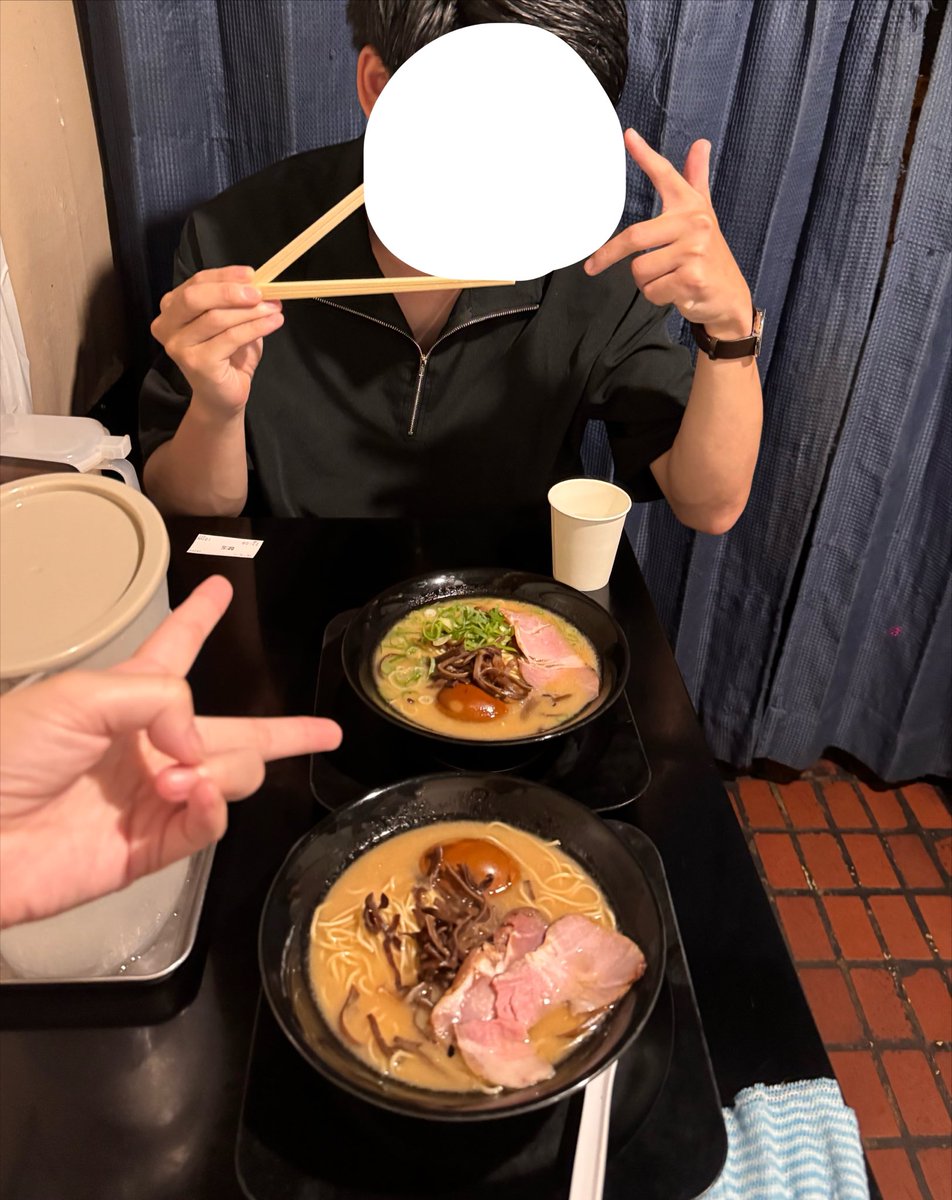 mochi3_game's tweet photo. 一生食ってる https://t.co/2fbjQqxM6P
