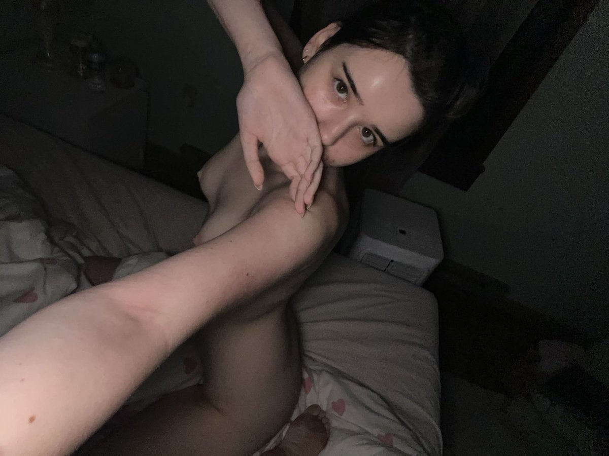 bubblebunniiiii's tweet photo. for your use only 🤭 #nsfwtwt #teen https://t.co/G0otCdayZj
