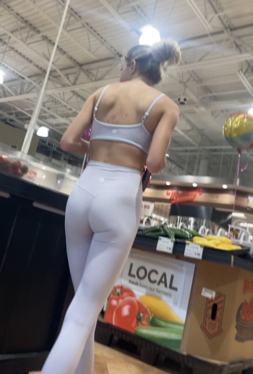youurweakness12's tweet photo. tight blonde booty gym bop 
#irl #bop #slut https://t.co/4O4CQBaqWx