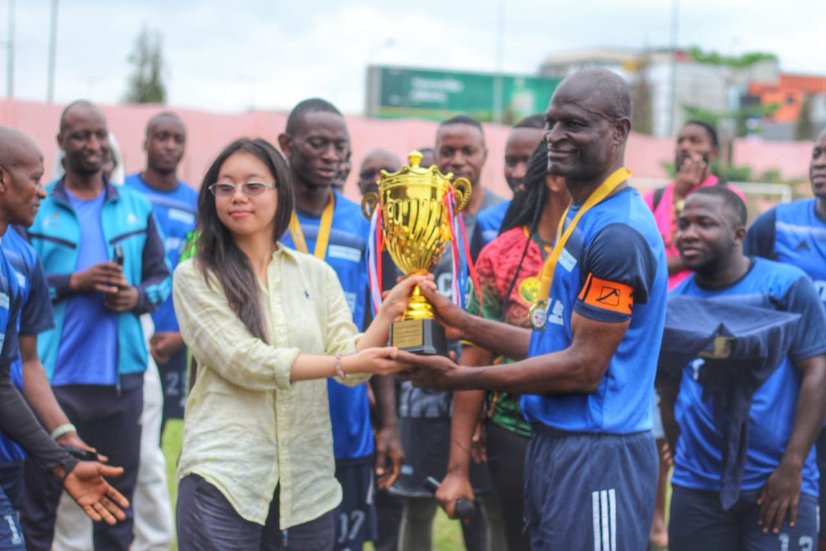 CnpsCameroun's tweet photo. #Football ⚽️ #FairPlay 🏆
Retour en images sur le match amical qui a opposé la #CNPS du #Cameroun à son partenaire #Huawei, le samedi 1er août 2026, au stade annexe omnisports n°1 de Yaoundé.
#CNPS #Huawei #Football #Sport #Partenariat #EspritDEquipe #Cameroun https://t.co/nYiC8F4IkZ
