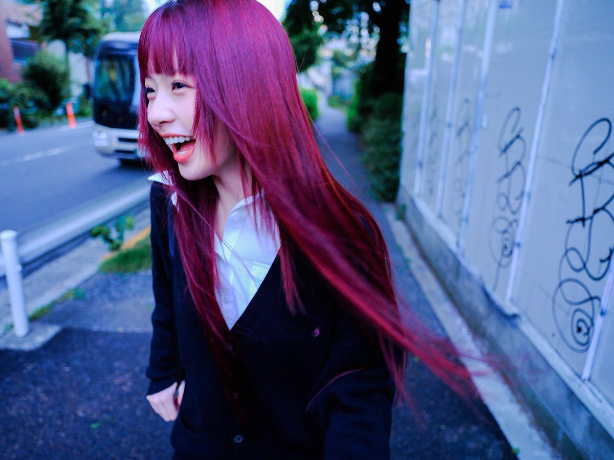 kyapuark's tweet photo. today’s scenery felt like it belonged inside a movie. a quiet street, messy hair, lots of laughter, and another memory added to my collection. let’s keep filling our days with moments like these together. 🌫️ https://t.co/ereTdZuNqU
