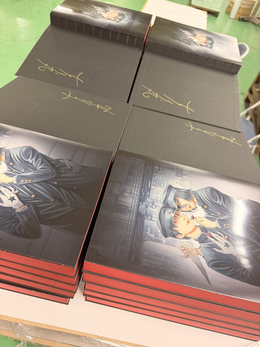 usamarus2001's tweet photo. 今日は朝からシュヴァイゲンの検品。一冊一冊丁寧に行いました！

色紙はすべての方の宛名も書き終えました。

あとはカレンダーと「結構前夜」が、届いたら梱包を進めていきますので今しばらくお待ち下さい！ https://t.co/y3QLntu3ss