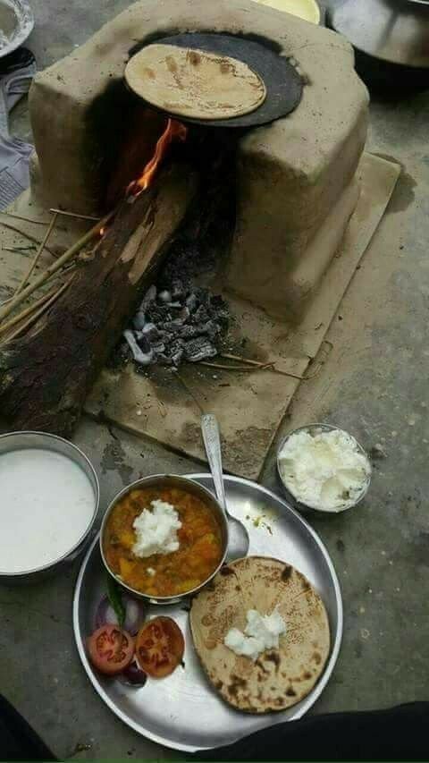 DailyVilla31a's tweet photo. Village kitchen and village food https://t.co/0CU9WYVg60