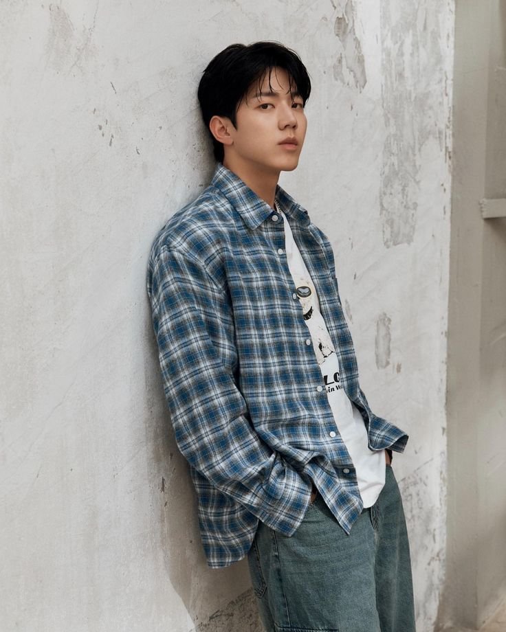 xcloveria's tweet photo. blue really is dowoon's personal color 💙🩵 https://t.co/z7LxUqeIUi