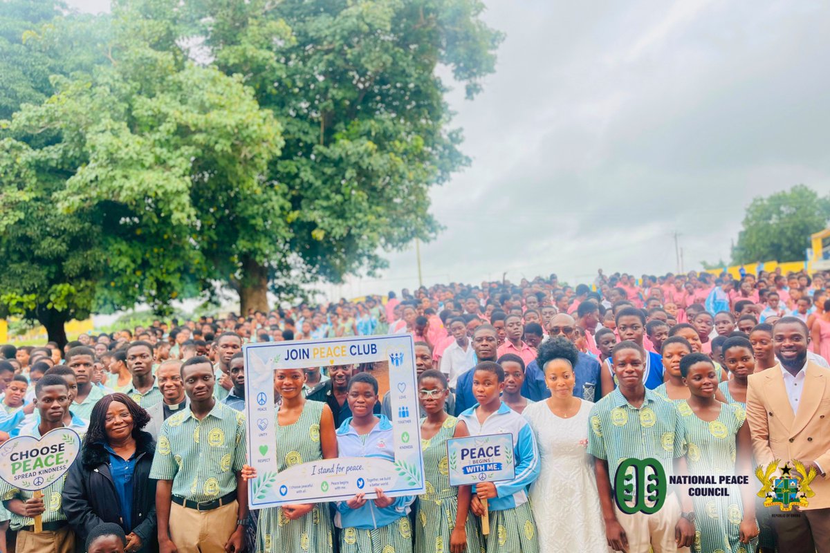 PeaceCouncilGH's tweet photo. 🕊️ A New Generation of Peace Ambassadors Emerges at #Asesewa SHS!
The Eastern Regional @PeaceCouncilGH has introduced a #PeaceClub at Asesewa Senior High School, with students enthusiastically volunteering to join and champion peace within their school and community.
The initiative formed part of a Peace Education engagement that reached approximately 600 students, equipping them with skills in dialogue, tolerance, inclusion and non-violent conflict resolution.
The Peace Club will provide a platform for students to take ownership of peacebuilding by promoting understanding, mutual respect and peaceful coexistence among their peers.
When young people choose peace, the future becomes brighter. 🕊️
#PeaceClub #YouthForPeace #NationalPeaceCouncil #PeaceEducation #AsesewaSHS #EasternRegion #PeaceAmbassadors #BuildingPeace
