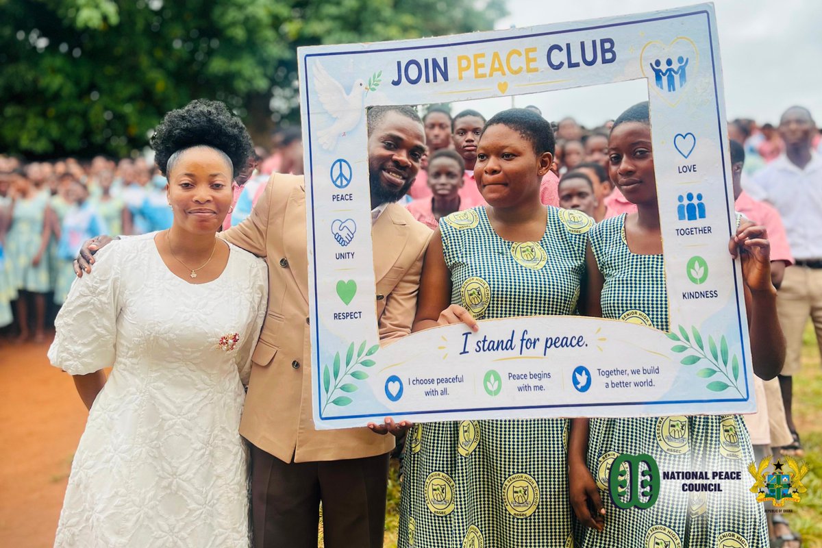 PeaceCouncilGH's tweet photo. 🕊️ A New Generation of Peace Ambassadors Emerges at #Asesewa SHS!
The Eastern Regional @PeaceCouncilGH has introduced a #PeaceClub at Asesewa Senior High School, with students enthusiastically volunteering to join and champion peace within their school and community.
The initiative formed part of a Peace Education engagement that reached approximately 600 students, equipping them with skills in dialogue, tolerance, inclusion and non-violent conflict resolution.
The Peace Club will provide a platform for students to take ownership of peacebuilding by promoting understanding, mutual respect and peaceful coexistence among their peers.
When young people choose peace, the future becomes brighter. 🕊️
#PeaceClub #YouthForPeace #NationalPeaceCouncil #PeaceEducation #AsesewaSHS #EasternRegion #PeaceAmbassadors #BuildingPeace