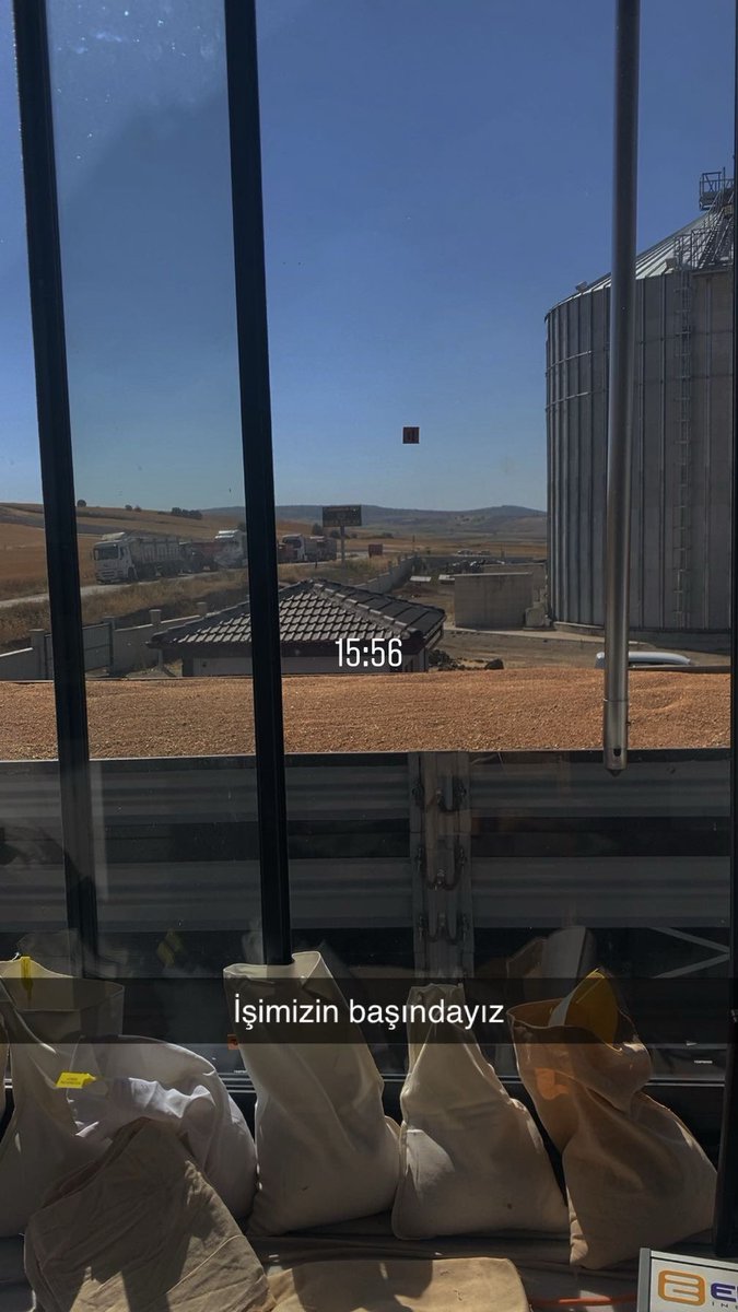 klkn_ayyuce's tweet photo. staj bitti artık KPSS çalışırım derken bizim işlerin ortama giriş… https://t.co/nsfR7mOQS8