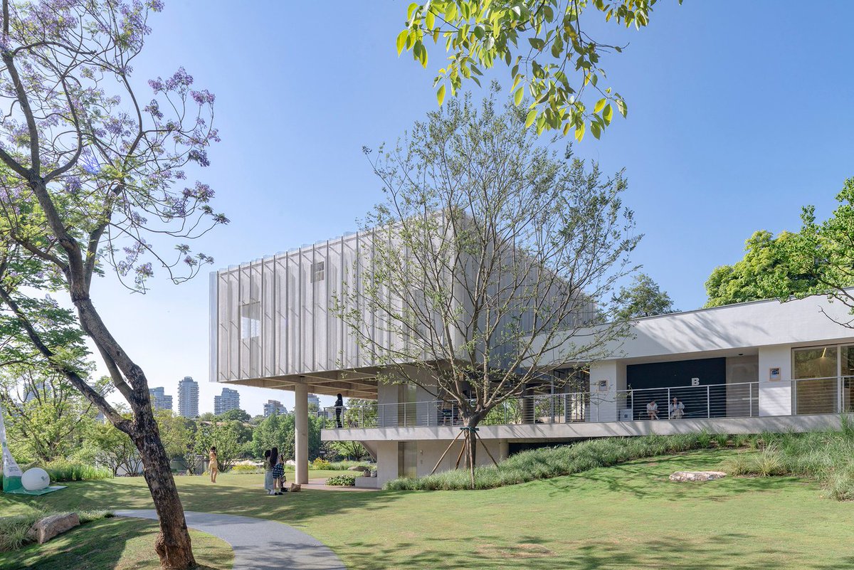 ArchDaily's tweet photo. Luxe Lakes CPI Island by Vari Architects
#China 🇨🇳

#photography: Arch-Exist, Blue Orange Photography
https://t.co/3x4vJyjBUw https://t.co/ryZhUqIdXx
