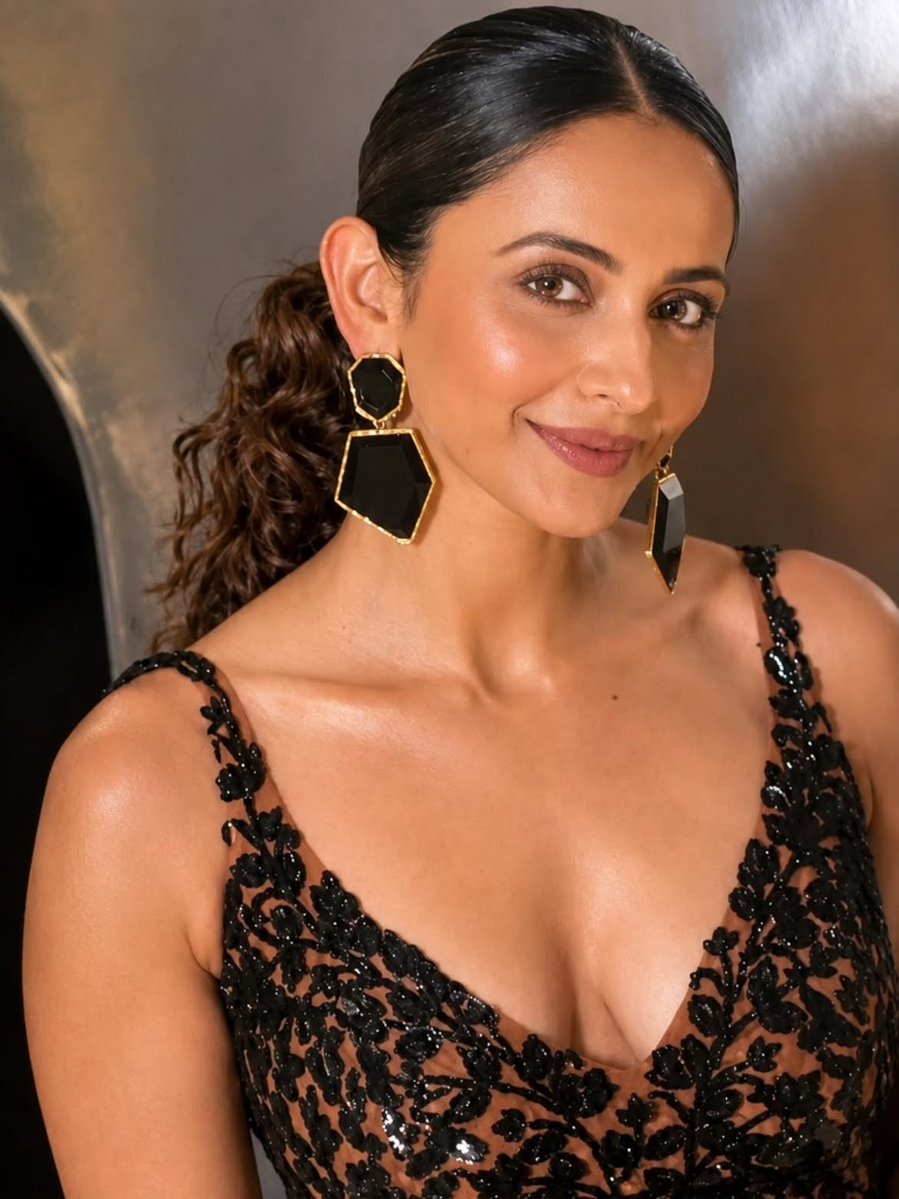 Cineeloop's tweet photo. Not everyone can handle this energy❤️‍🔥

#RahulPreet https://t.co/oISpjbl1Px