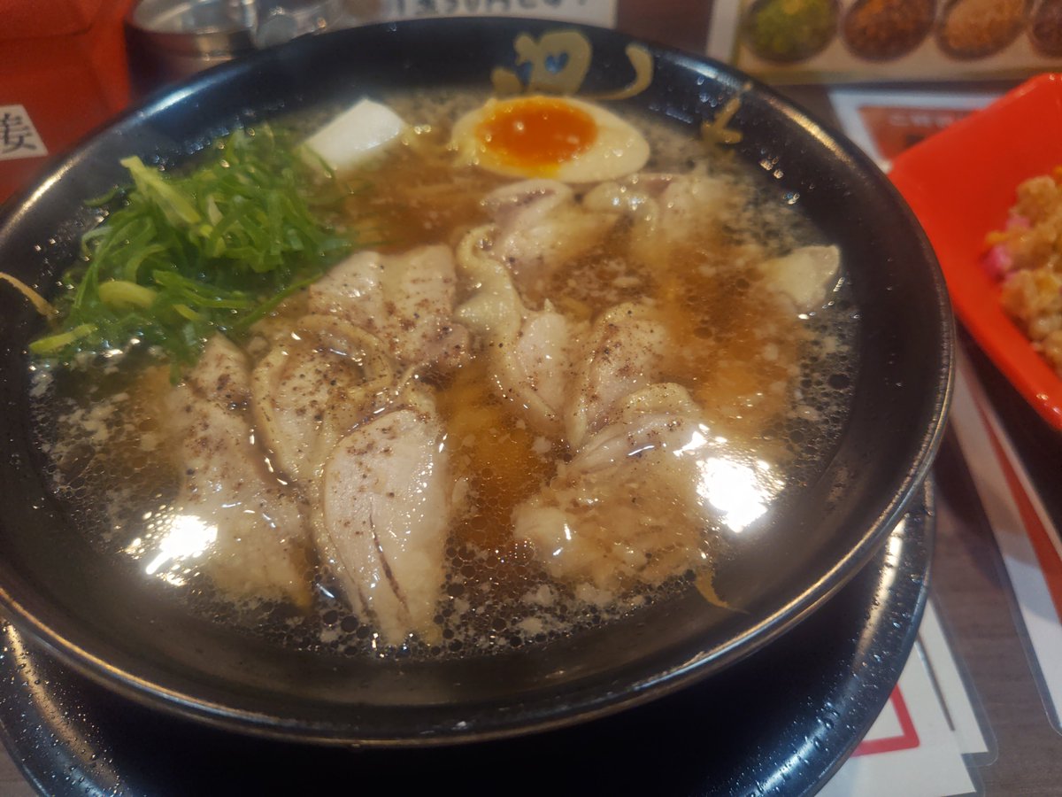 BGAQadLS4K73765's tweet photo. そば日誌∶第九十報
六黒【ろくの家 京町店】の鶏そばと焼き飯のセット。

#六黒　#小倉駅前 https://t.co/i0as3f2aHo