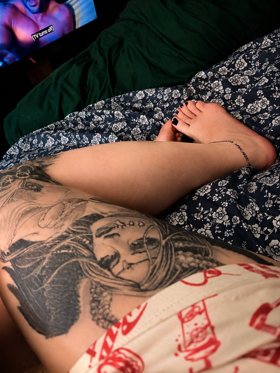 LGravesFt's tweet photo. 🖤 New here.
Black polish. Tattoos. Dry humor.
I collect interesting conversations… be one. 👣 https://t.co/h5iLJ72RqQ