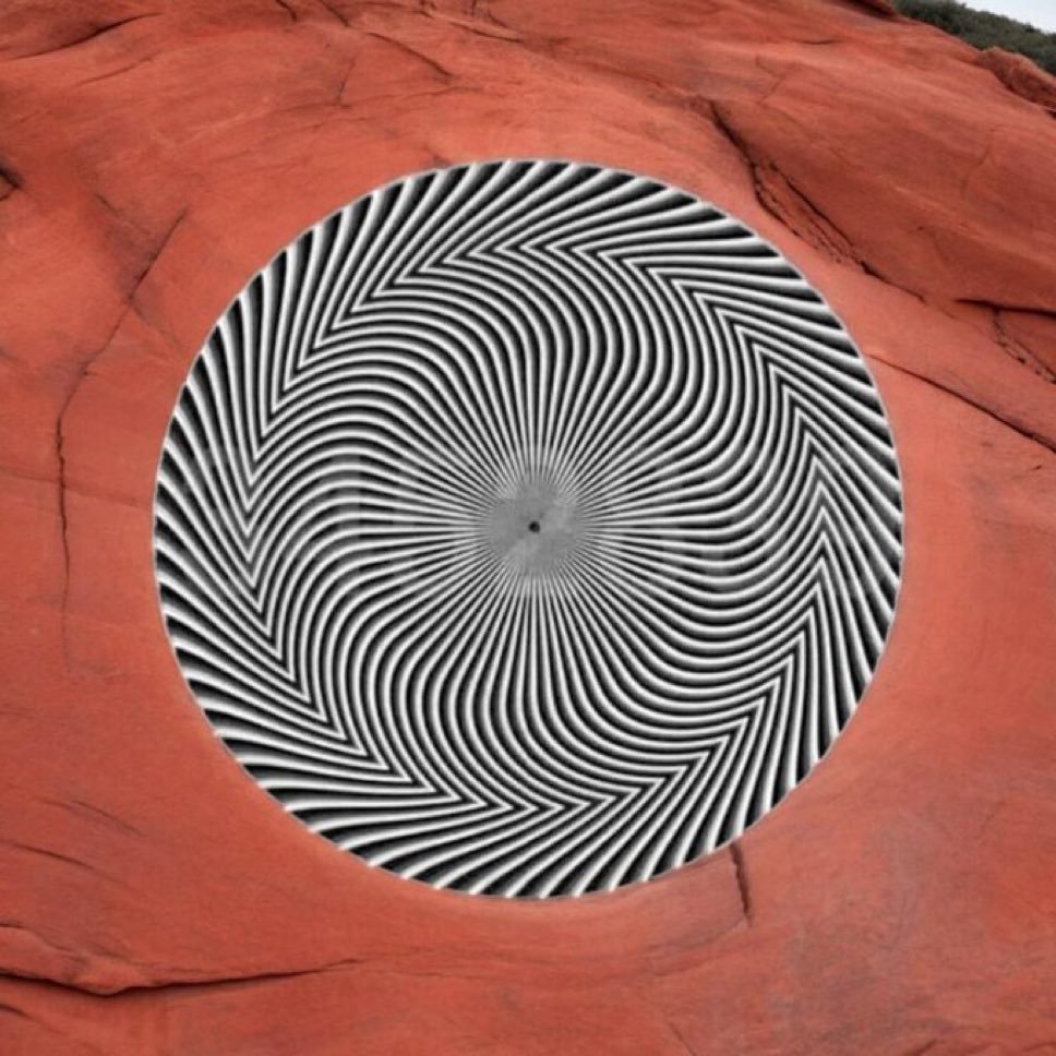 lucky8568's tweet photo. Eye test. 

What number do you see ? https://t.co/f0uGYoo5am