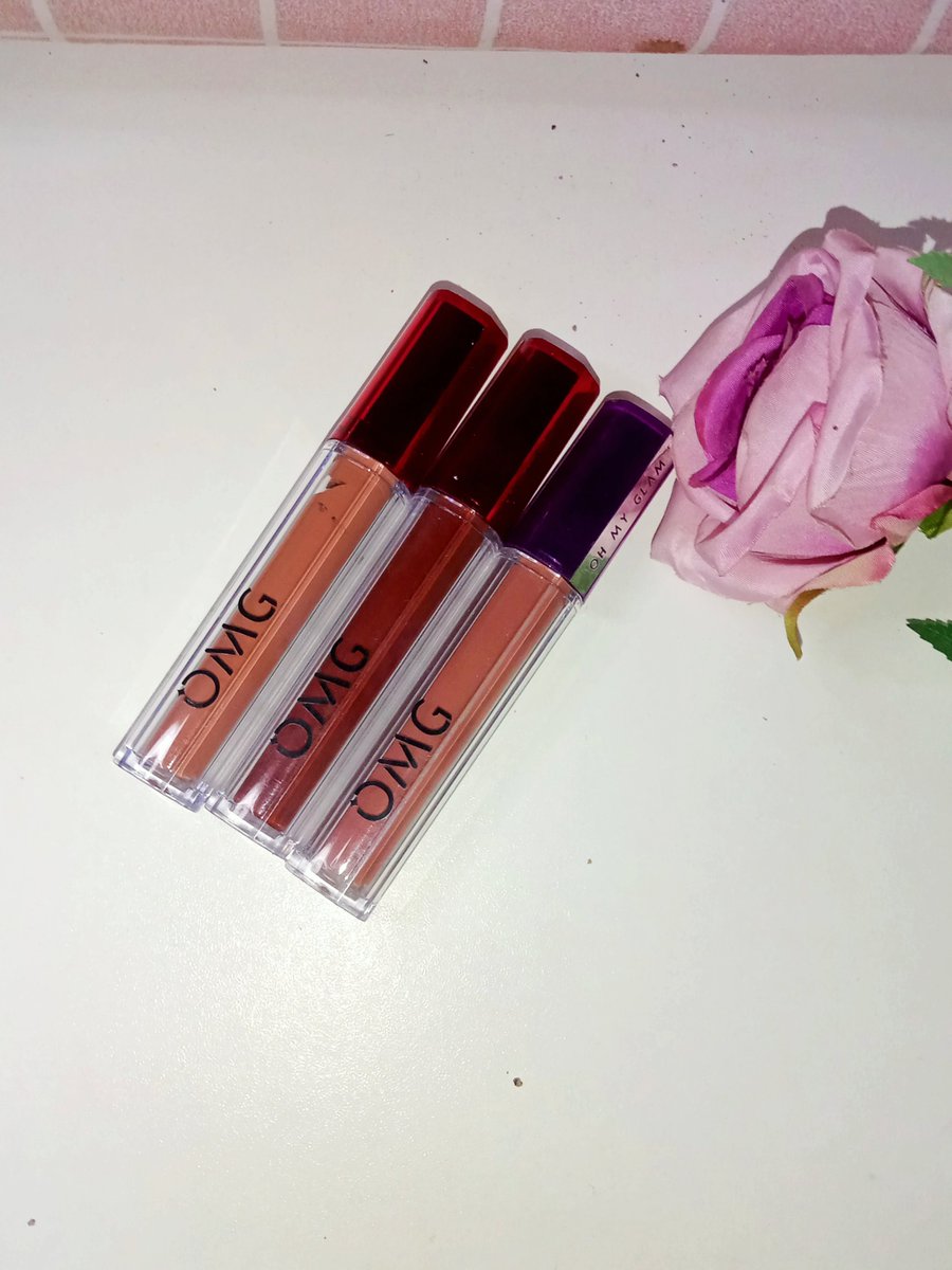 xzewdi's tweet photo. Awalnya coba karena murah… tapi kok malah jadi favorit 😭💄
Teksturnya enak, gak bikin bibir kering, dan warnanya masuk semua!

Worth it banget sih ini 👇
https://t.co/wWFziPsteB https://t.co/LJawCIWWpG