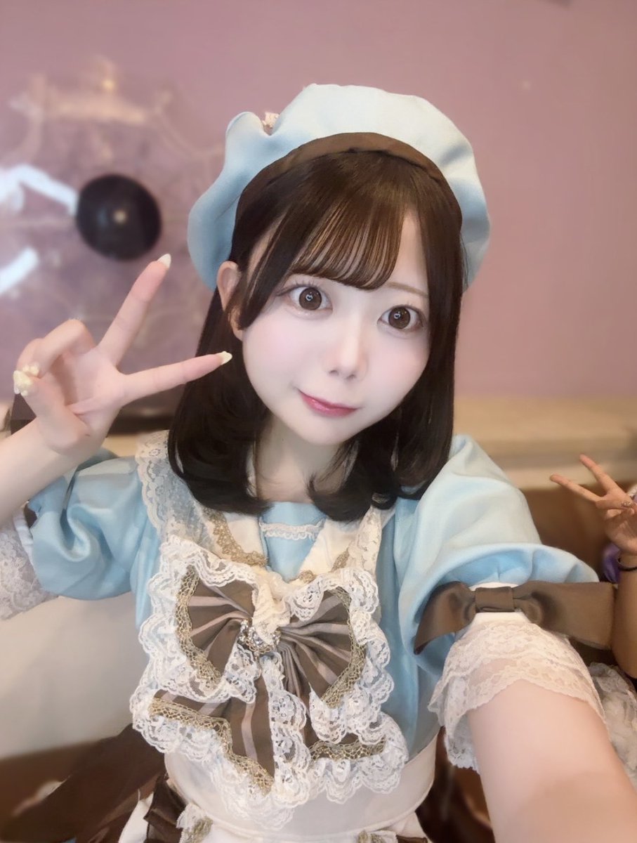 mcnt_yua's tweet photo. ポーズが二日連続ぴーすになってしまった✌🏻✌🏻今日もお待ちしてます♫17-23 https://t.co/nOAdUMTszg