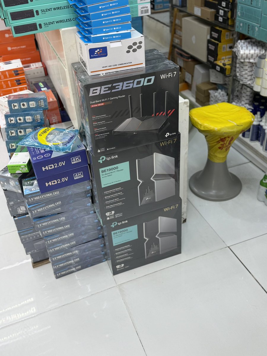 alsuwaidi_ae's tweet photo. أمازون ممتاز. بس اغلب قطع الكمبيوتر و الهاردوير. من محلات كمبيوتر  محلية   وغالبا. 
إذا تروح بنفسك لأي ( شارع كمبيوتر ) غالبا بتحصل ارخص ب 10-20%.  و احيانا اكثر بكثير 
 فإذا شيء سعره يسوى.  جرب شارع الكمبيوتر. 
في بوظبي آخر شارع زايد الاول. و دبي طبعا اكثر من شارع https://t.co/Q9TKTF9sCn