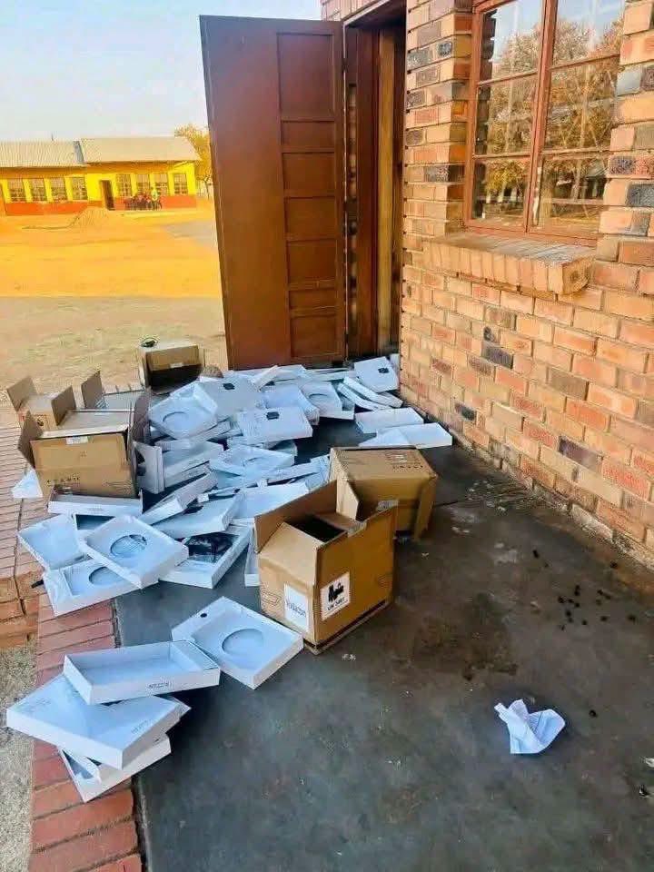 Abramjee's tweet photo. School hit by thieves in Limpopo:

Molwetsi Secondary School in Mogaladi Village, outside Marble Hall, was  burgled during the early hours of Friday. Thieves stole 78 learner tablets, three laptops, two safes containing about R6,000 in cash, and learners’ cellphones, dealing a major setback to teaching and learning.

Via Alex Reporter.