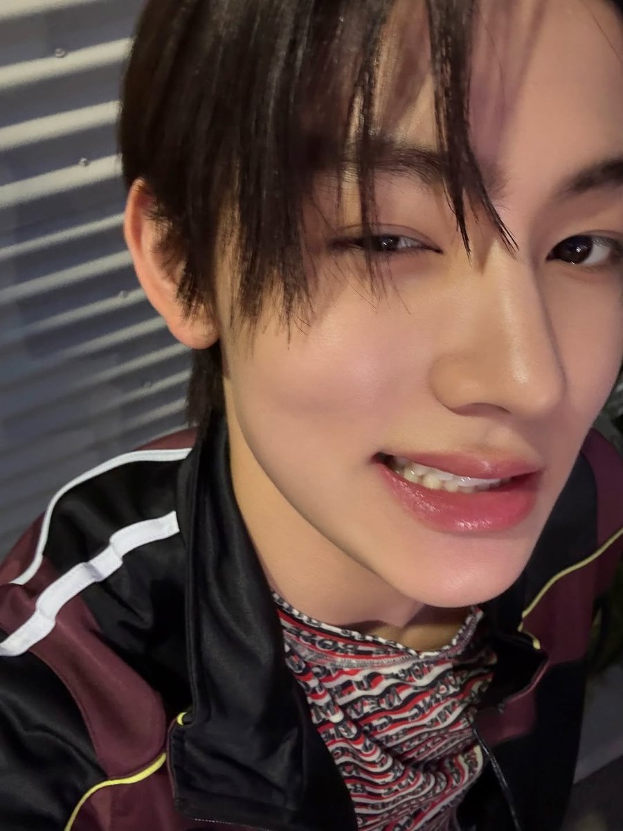oiyxr9's tweet photo. 없으면 얼굴 자랑하심...... https://t.co/XsoG5gnRx7