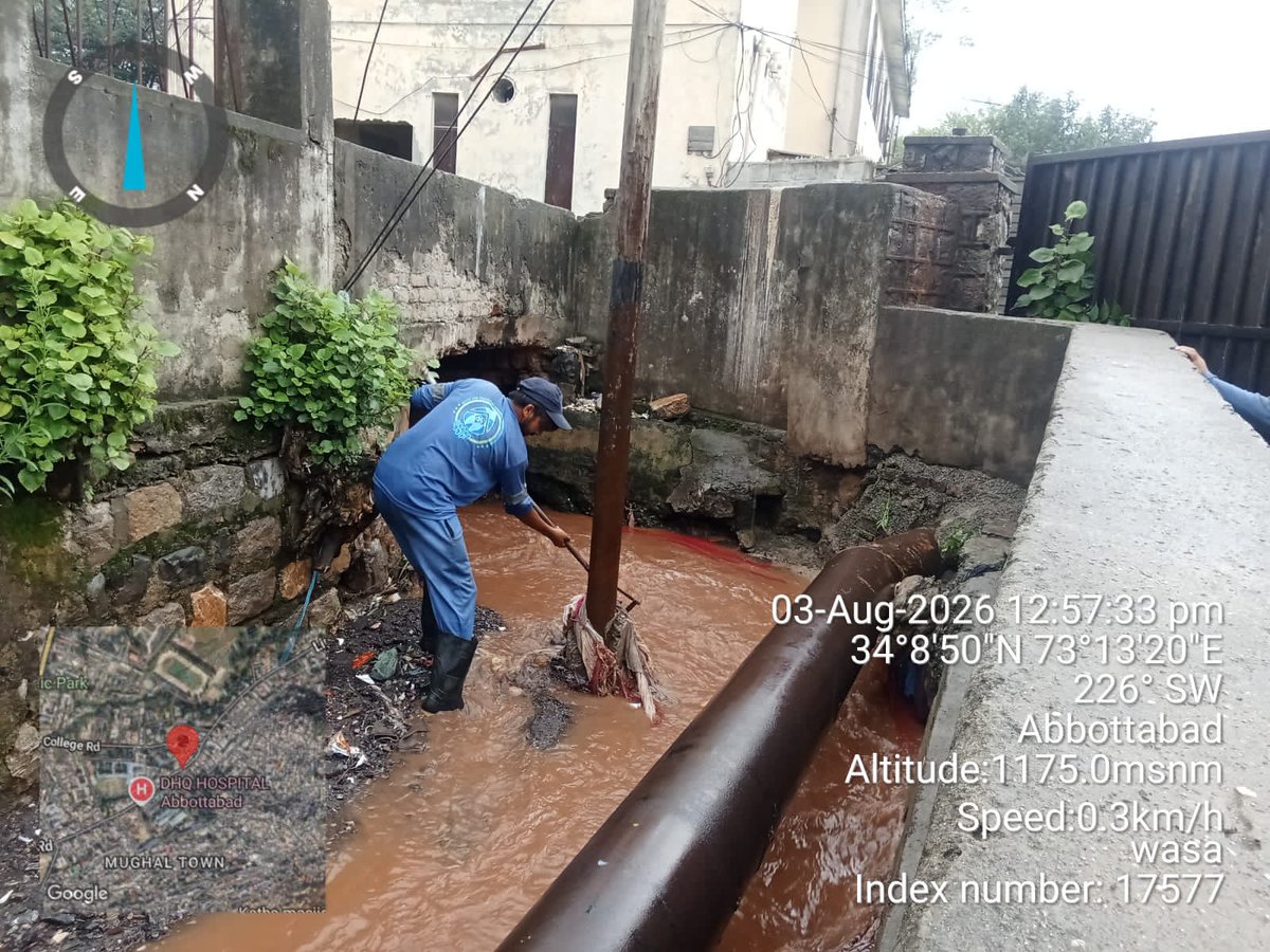 DC_abbottabad's tweet photo. صوبائی حکومت۔ گڈ گورننس روڈ میپ
ڈسٹرکٹ سروس ڈیلیوری
واسا کی جانب سے نالوں اور چوک پوائنٹس پر کچرے کی صفائی جاری ہے۔
شہریوں سے گزارش ہے کہ صفائی کا خیال رکھیں اور کوڑا کرکٹ صرف مقررہ پوائنٹس یا کوڑا دان میں ڈالیں۔
#CMKP #CSKP #PMRUKP #DCAbbottabad #Abbottabad #WSSCA https://t.co/iusrHeB8FC