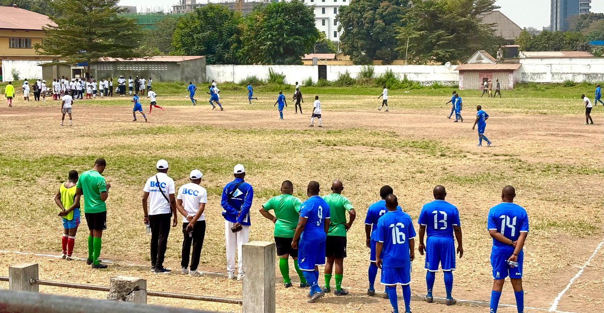 BCC_RDC's tweet photo. Le sport fait son grand retour à la Banque Centrale du Congo !

Après plusieurs années d'interruption, le Gouverneur André Wameso Nkualoloki a relancé les activités sportives de la @BCC_RDC le 1er août 2026.

Objectif : Allier prévention santé, bien-être au travail et performance collective pour notre capital humain.

Nos clubs à l'honneur :
- Les Kangourous (Nzango)
- COFLO (Football)
- FALANGA (Basket-ball)
- ⁠Marcheurs, 
- ⁠Natation & 
- ⁠Judo

Engagé aux côtés des agents, le Gouverneur a lui-même participé à la marche de cohésion. Une tradition fédératrice retrouvée pour booster la productivité d'ensemble ! 

#BanqueCentraleDuCongo #RDC #BienEtreAuTravail #Cohésion