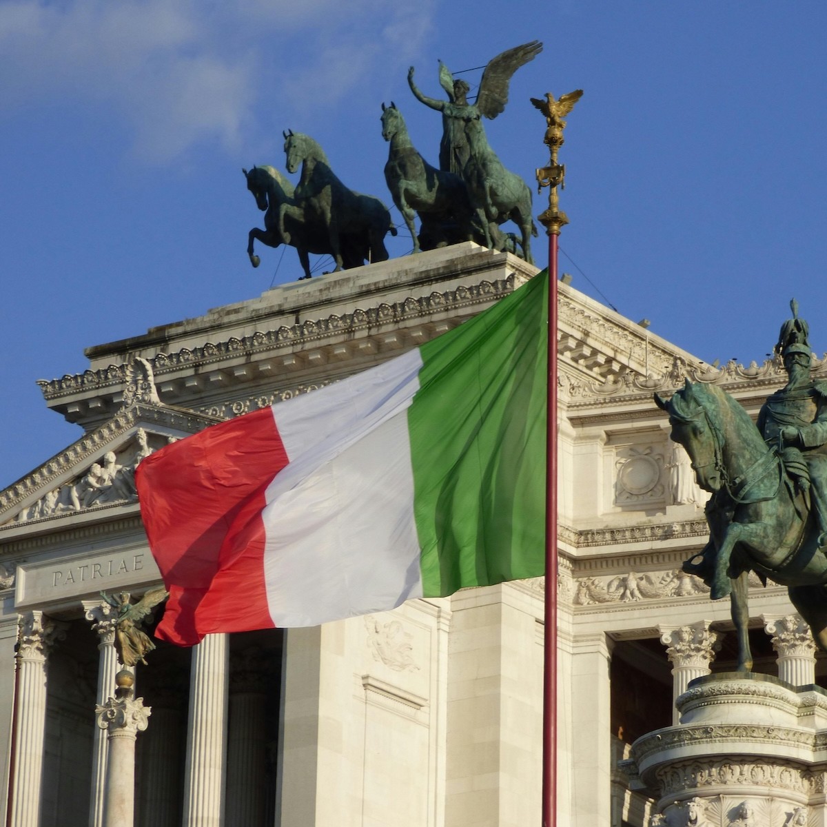CoinMarketCap's tweet photo. LATEST: 🏦 The Bank of Italy found stablecoin remittance costs reach nearly 9% in some corridors, with conversion fees, not blockchain fees, driving the gap. https://t.co/MrsclBZczs