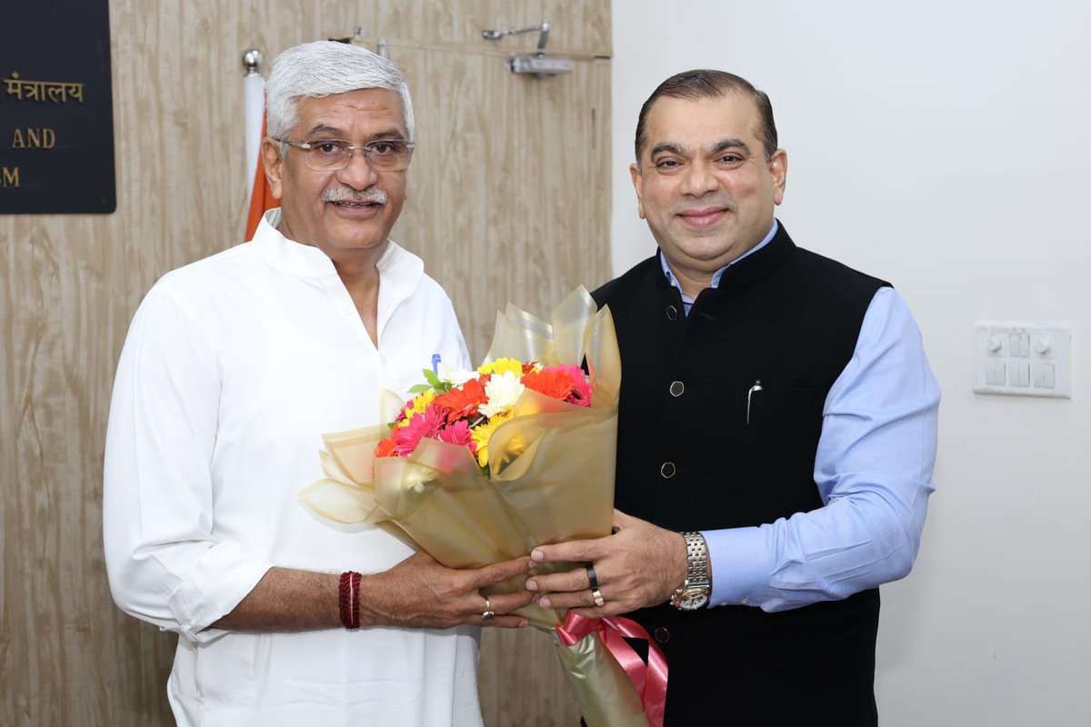RohanKhaunte's tweet photo. Highly Productive Interaction with Hon’ble Union Minister for Tourism & Culture, Shri Gajendra Singh Shekhawat ji in New Delhi. We’re Grateful for his continuous support in Strengthening Goa’s Tourism Sector as GoaTourism endeavours to position Our State as a Preferred Global Tourism Destination by adhering to Sustainable & Regenerative Tourism Goals.

@gssjodhpur @tourismgoi @incredibleindia @TourismGoa