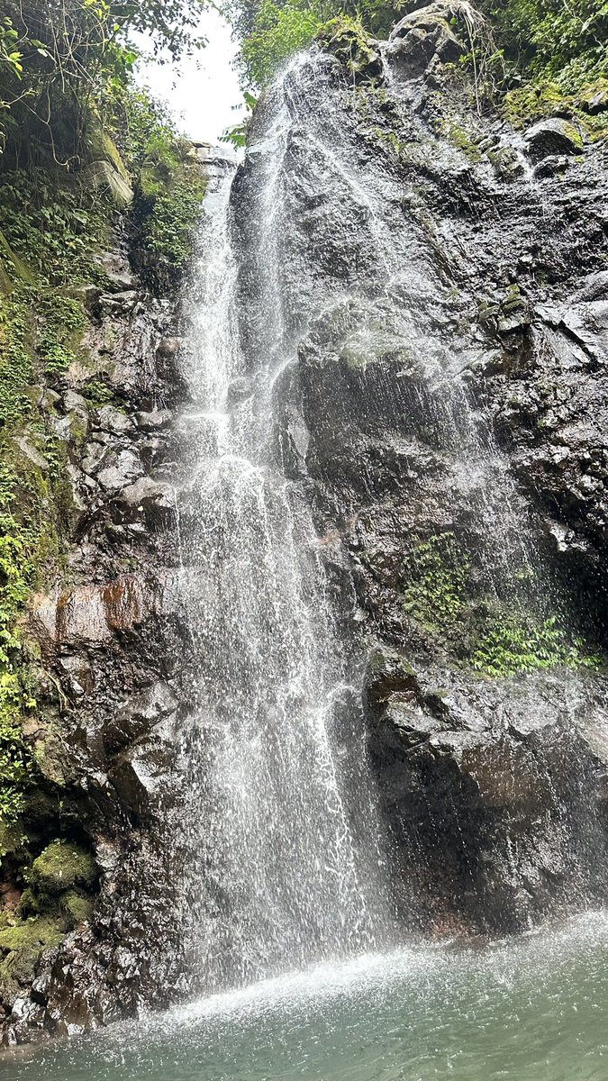beforeobby's tweet photo. Kemarin main ke curug ciampea bogor, cakep banget sih cuma cape karena trekking nya lumayan beratt 😓😅 https://t.co/YZRmDQ4Mfh