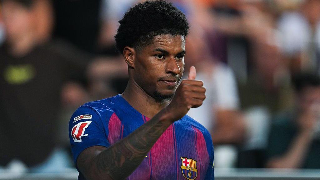 UtdXclusive's tweet photo. 🚨 JUST IN: Lisandro Martínez, Kobbie Mainoo, and Marcus Rashford will re-join the squad after the match against PSG. 

[@TyMarshall_MEN] https://t.co/w9gJSBvJVh