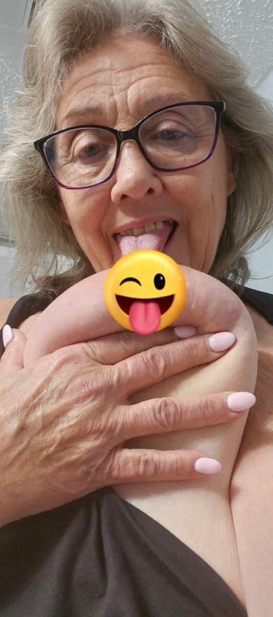 ssgrils09's tweet photo. Retweet, Follow and Dm if you accept randoms from a granny 👅🥵 https://t.co/VshCaHICeQ