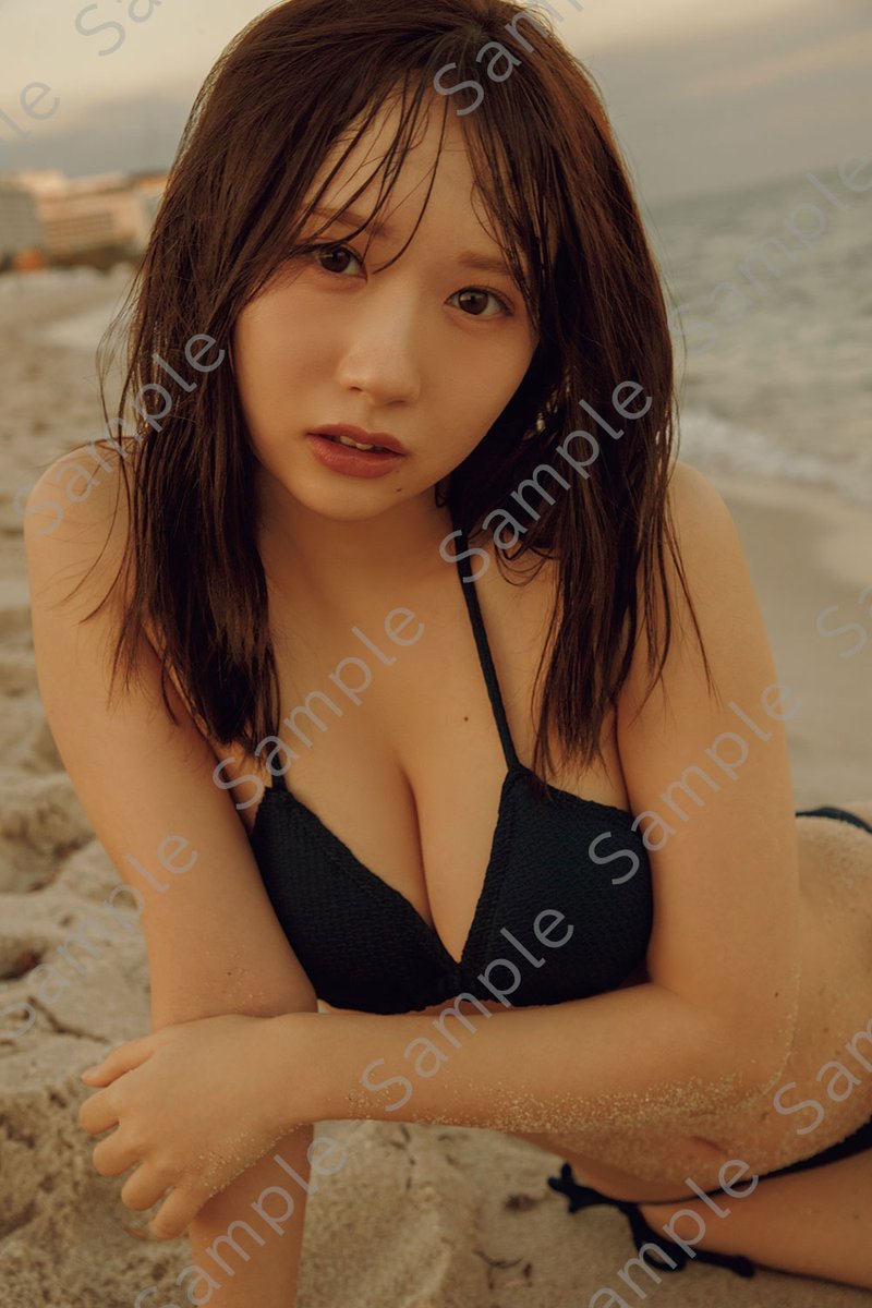 kahorin1st's tweet photo. 8/5（水）20:30頃〜
#藤嶌果歩1st写真集 発売記念YouTube生配信
当日限定のW特典はこちら！

・折り目なしB3ポスター
→写真集には未収録の衣装😳
・両A面ポストカード
→オモテはマイアミプリンセス✨️
＆裏面は配信でご紹介⚠️

明後日は日向坂ちゃんねるへ！
https://t.co/keP9YrjdQd
#果実の歩幅 https://t.co/ykdyIx7vjO