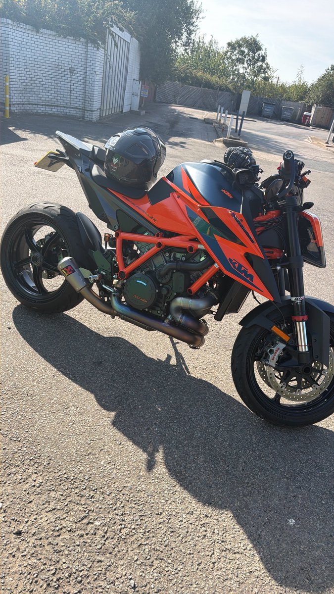 ukhotboy05's tweet photo. Out on the baby today! https://t.co/wkSvQiUZ6J