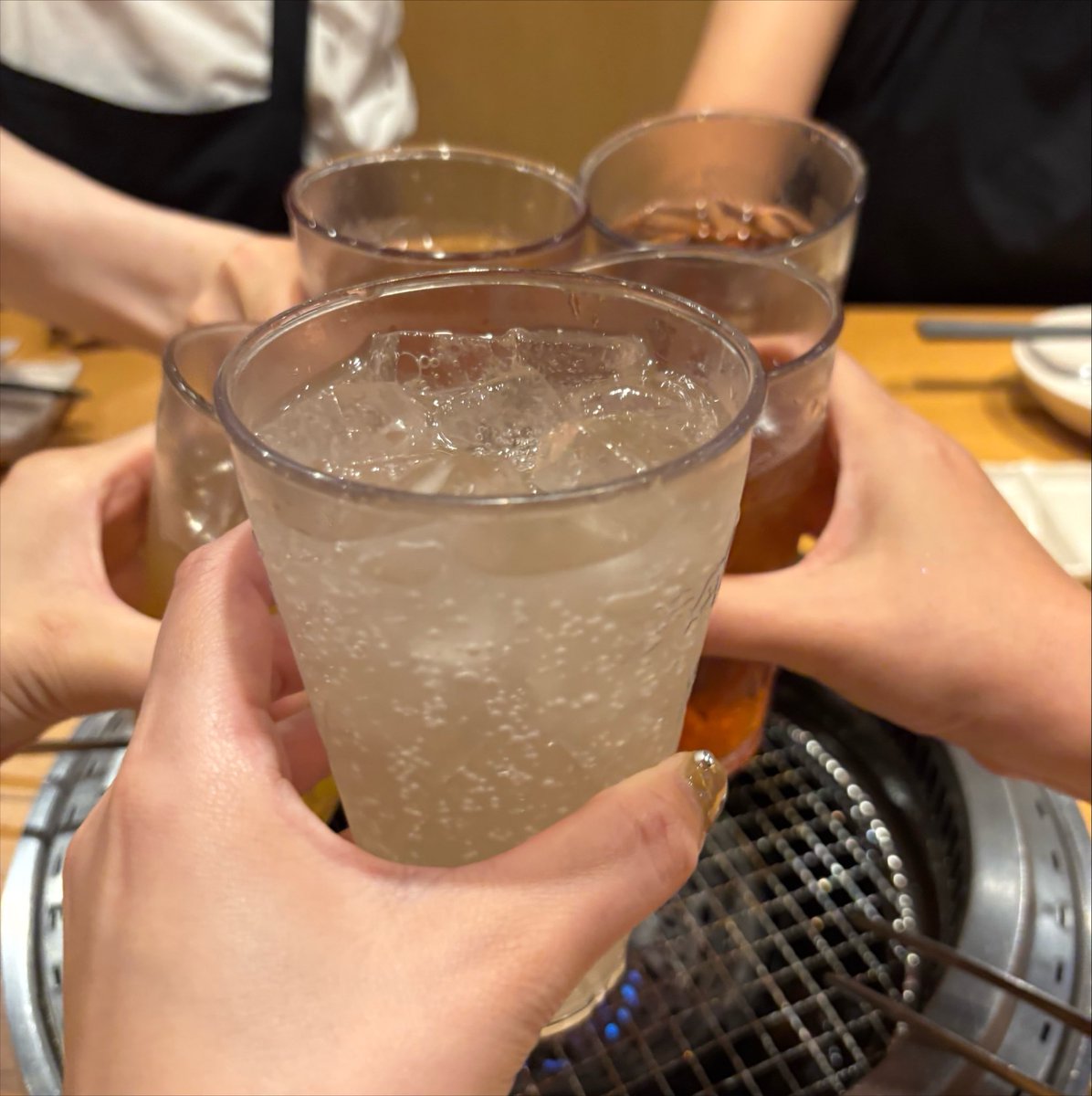 02210922s's tweet photo. 昨日で長男の夏季大会の全てが終わり、夜は打ち上げ〜！🍺♡
長男は大好きな仲間と過ごせて本当に楽しく嬉しそうだった💓最高の思い出だね！
今日は私が疲れがどっと出てしまって特に何もせずのんびり家で過ごさせてもらった✌️娘は張り切ってたくさんお手伝いしてくれてる🫶🏻 https://t.co/UCkTMpJLih
